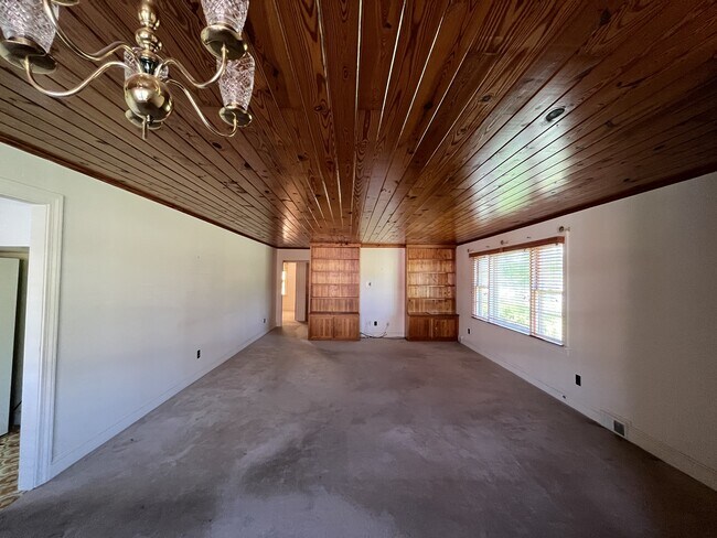 Foto del edificio - 3205 Bridges St