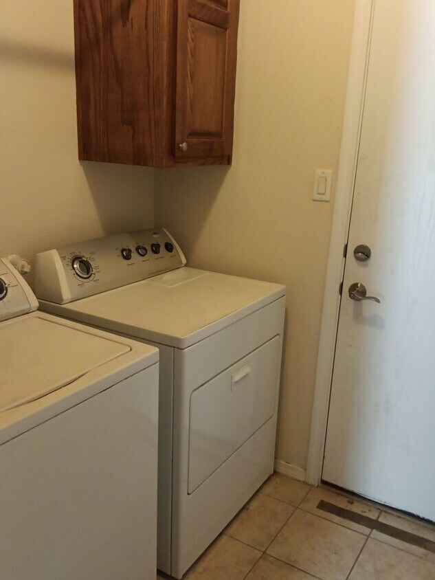 Foto del edificio - Charming 3-bedroom, 2.5-bathroom house loc...