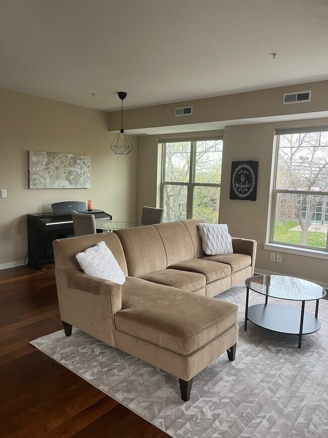 Living Room - 462 Ford Rd