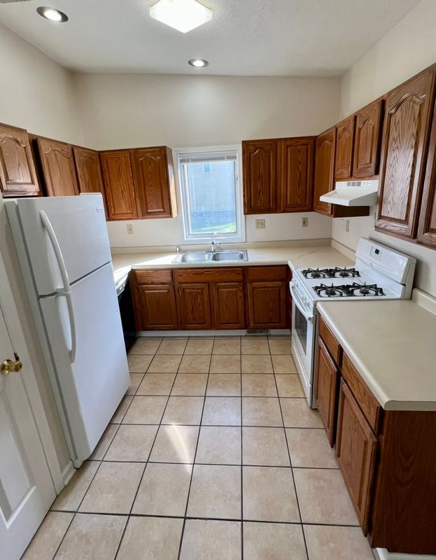 Foto del edificio - 1823 Hutchins Ave