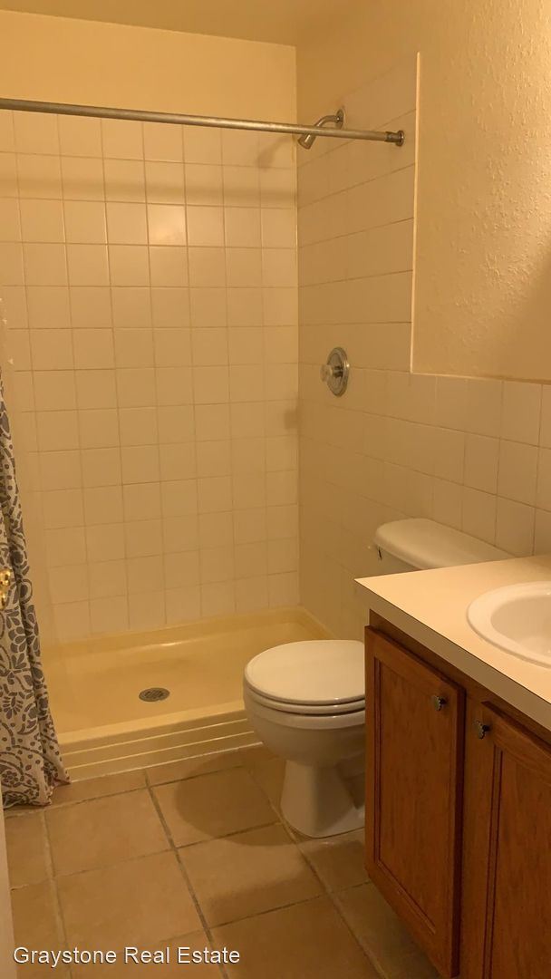 Building Photo - 2 br, 2 bath House - 5822 Congress St Apt 206