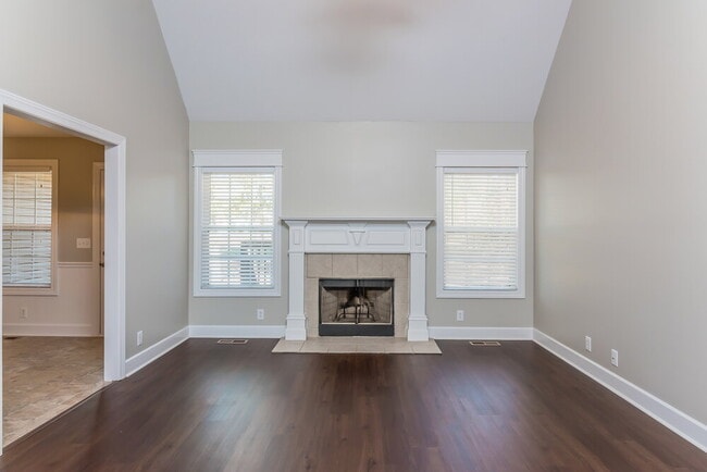 Foto del edificio - 220 Gatewood Dr