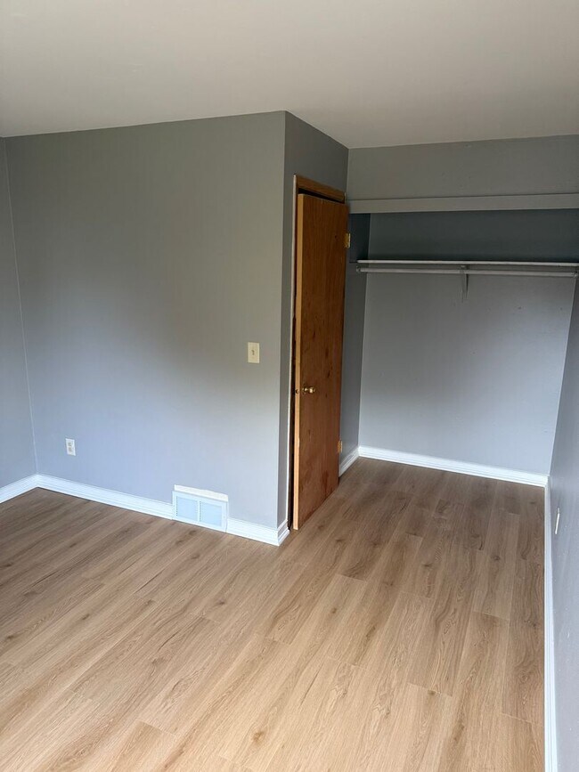 Foto del edificio - 3 Bed/1.5 Bath Condo for Rent!!