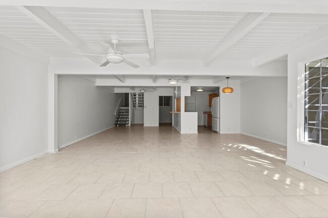 Building Photo - Waterfront living in this Hawaii Kai Marin...
