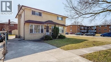 Building Photo - 8729 Wyandotte St E