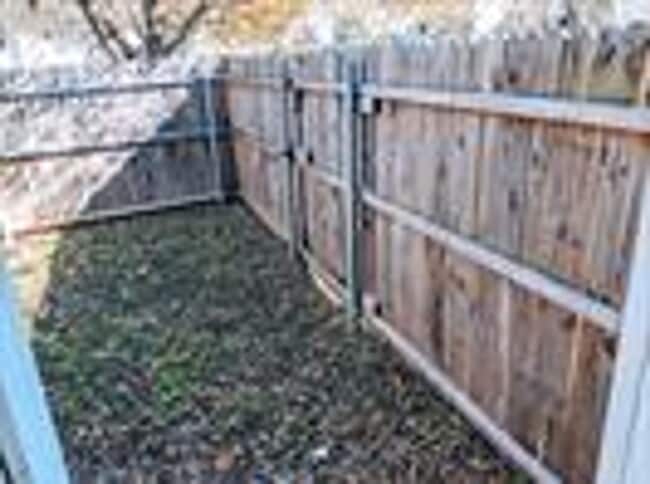 Foto del edificio - 6403 Hollis Ave