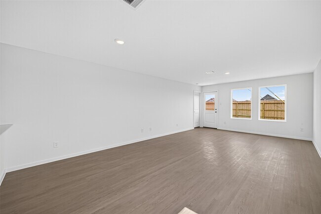 Building Photo - 5211 Esperanza