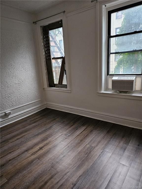 Building Photo - 91 E 208th St