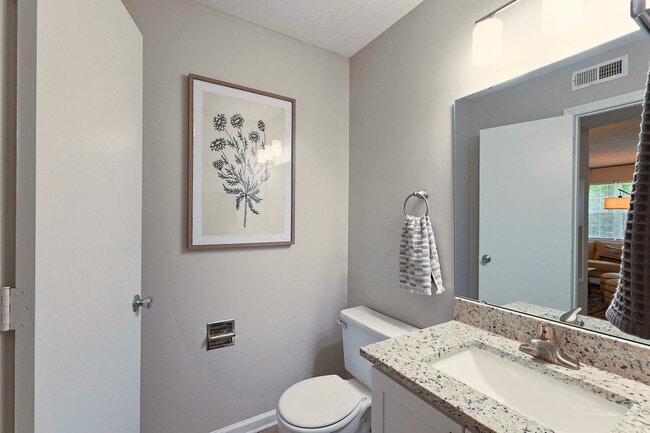 Building Photo - The Retreat at Concord Apartments