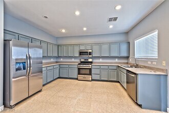 Building Photo - 5555 W Sun Temple Ave