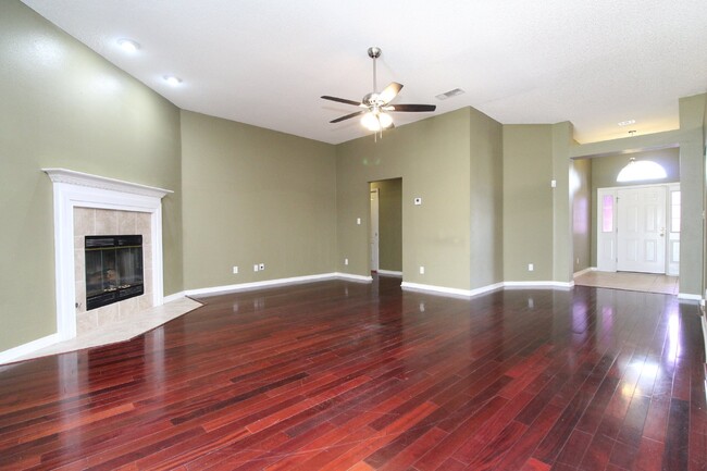 Building Photo - Executive 3-Bedroom Brick Home with Florid...