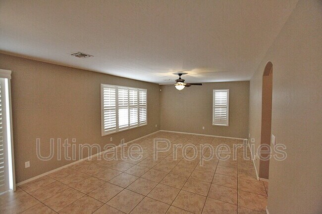 Building Photo - 16386 W Cottonwood St
