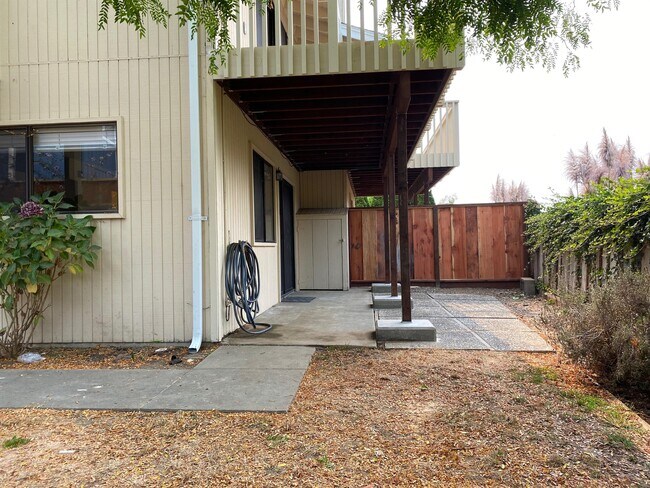 Building Photo - 138 Farallon Ct