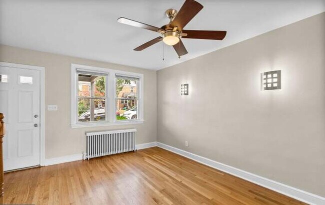 Foto del edificio - 1315 W 37th St