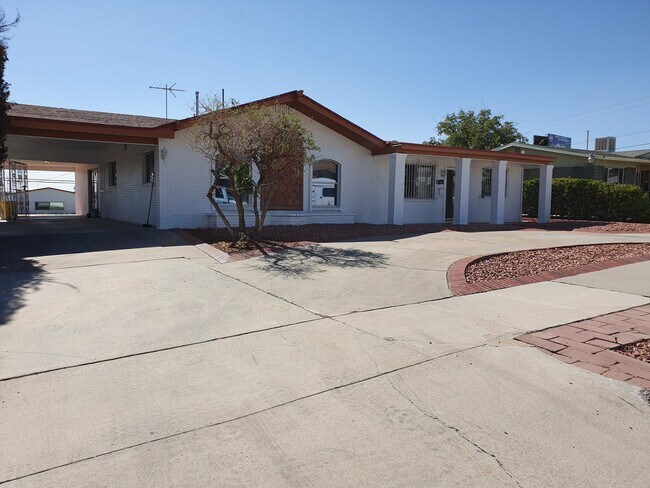 Building Photo - 7616 Springwood Dr