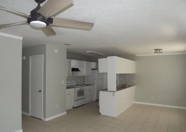Foto del edificio - 2712 Oak Hammock Dr