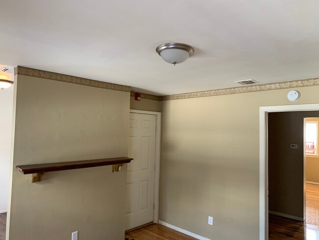 Building Photo - 78 E Cherry St