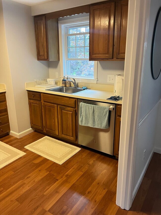 Foto del edificio - Fully updated 2Bd / 2Br Bassett Pond Condo...