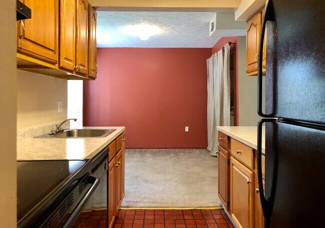 Family Room - 7704 Hanover Pkwy