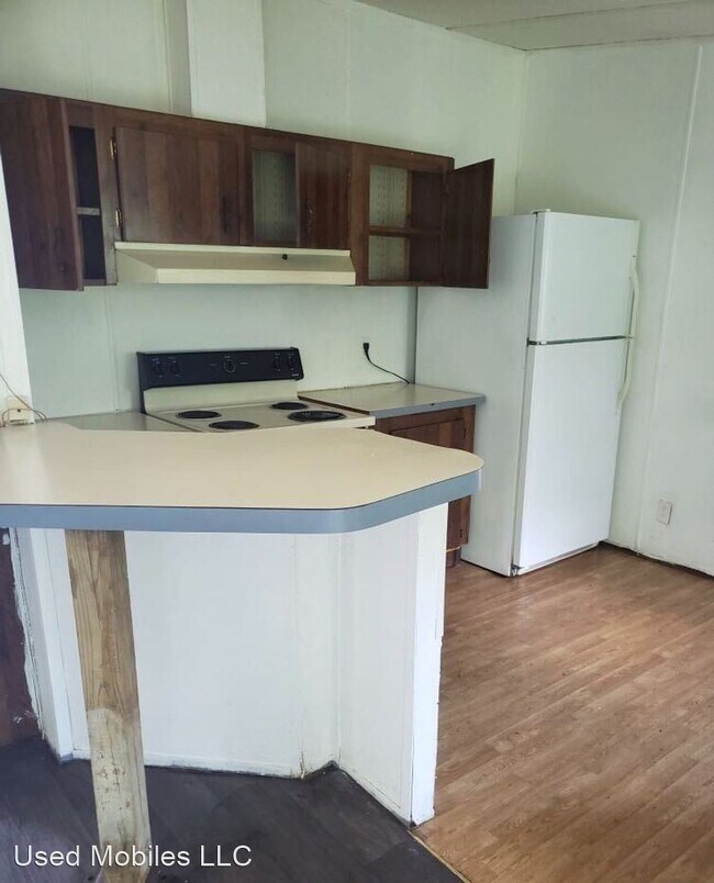 Building Photo - 3 br, 2 bath House - 202 Oakwood Dr