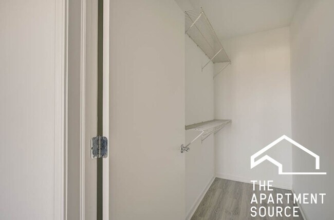 Foto del edificio - 1540 W Glenlake Ave