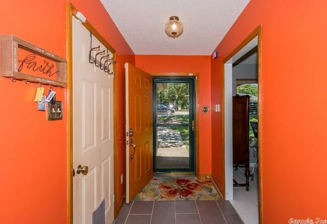 Foto del edificio - 5704 Belle Point Rd