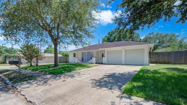 Foto del edificio - 12305 Shannon Hills Dr