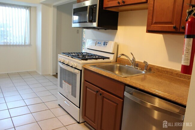 Foto del edificio - 820 Edison Glen Terrace