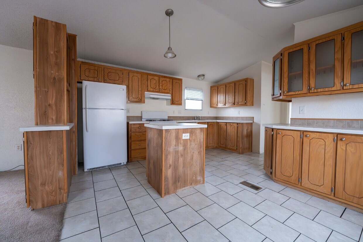 Charming 3 Bedroom Home in Aztec, NM with Room for Rent in Aztec