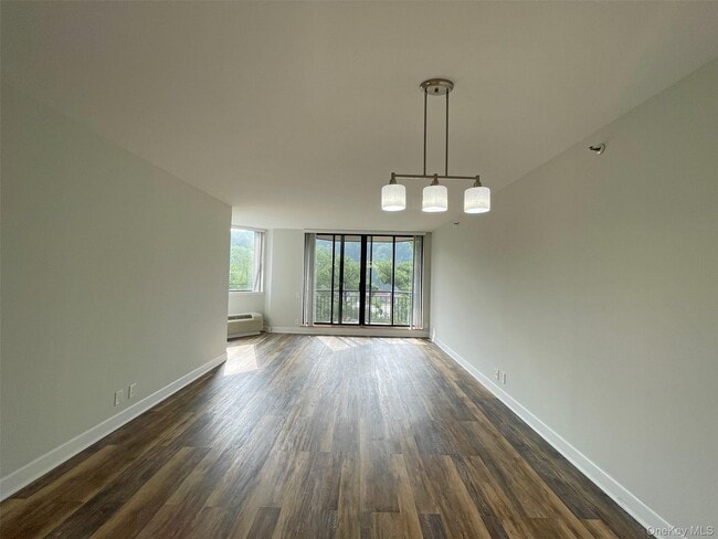 Foto del edificio - 50 E Hartsdale Ave