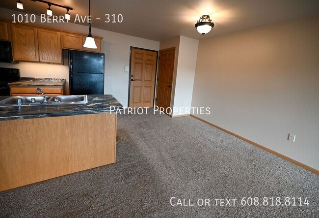 Foto del edificio - 1010 Berry Ave