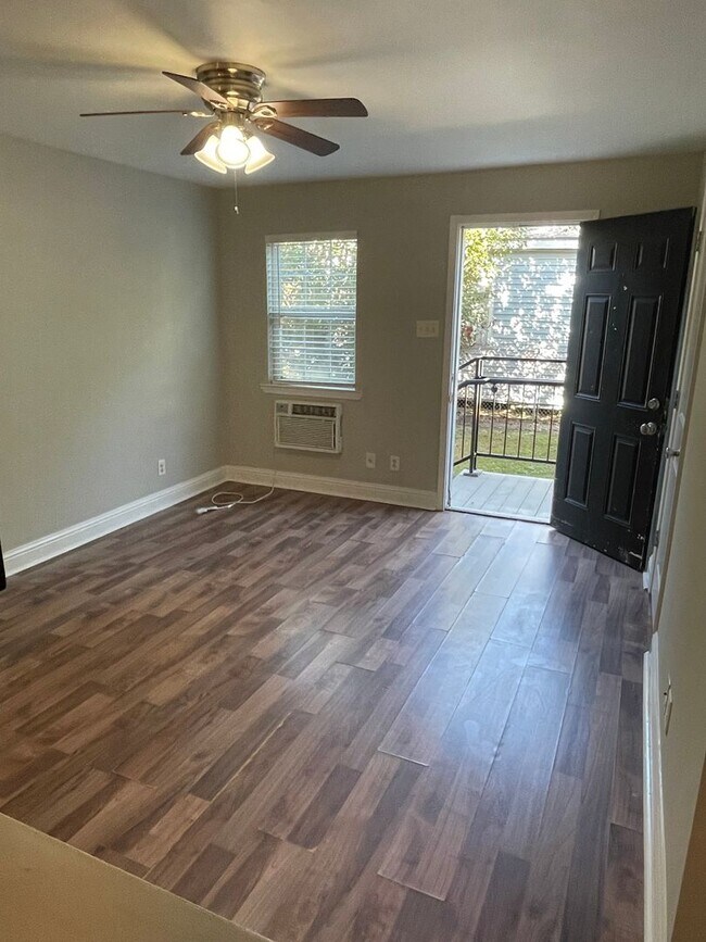 Photo - Renovated 1BD/1BA 2 Blocks Off St Charles Ave Apartment