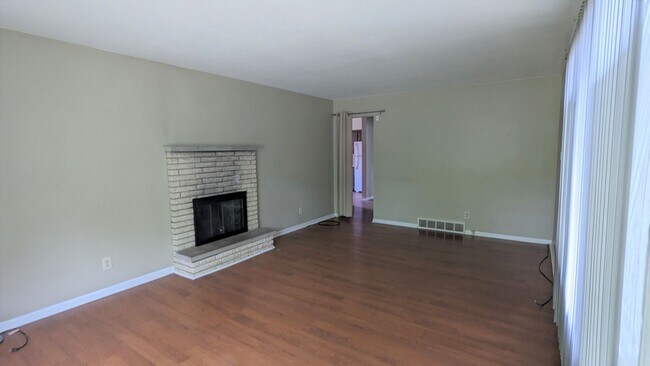 Foto del edificio - 1264 Flower Ave