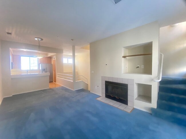 Building Photo - Elegant 2-Bedroom, 2.5-Bathroom Townhome for Rent - Milpitas!