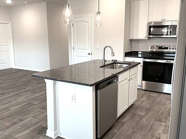 Foto del edificio - 3184 Emberly Dr