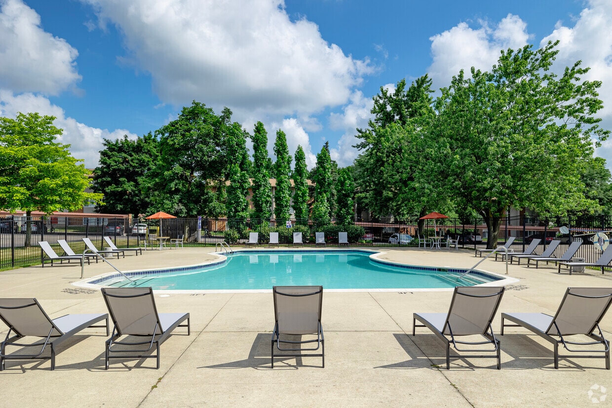 Primary Photo - Six Trails Apartments - Saline, MI