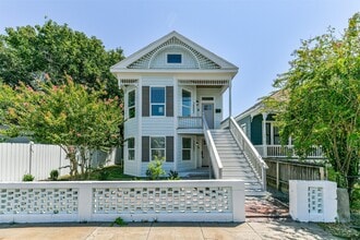 Building Photo - 3007 Avenue Q