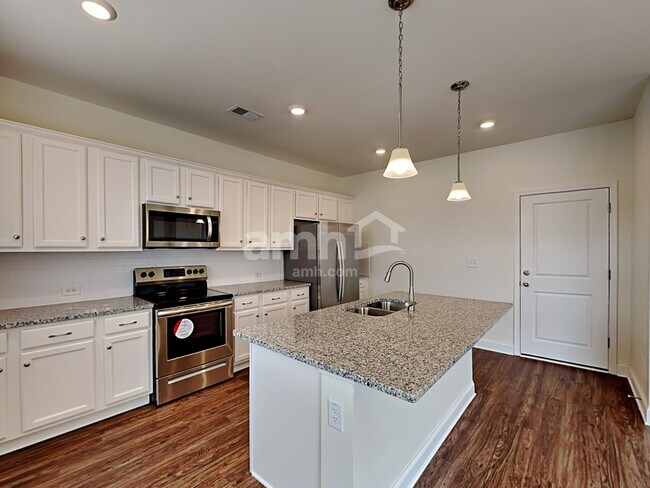Building Photo - 8110 Brookbend Dr