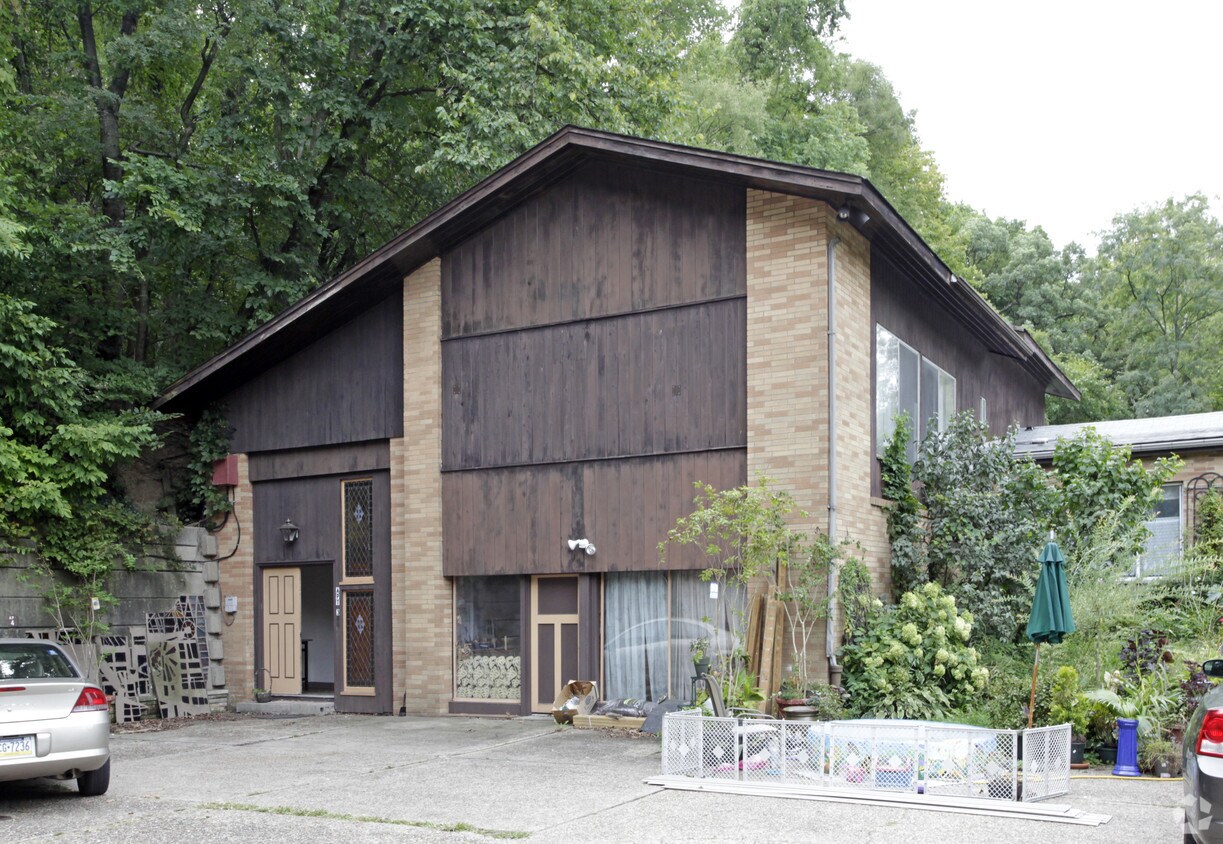 807 Crane Ave, Pittsburgh, PA 15216 Apartments in Pittsburgh, PA