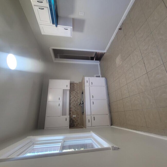 Building Photo - 13500 Crossburn Ave