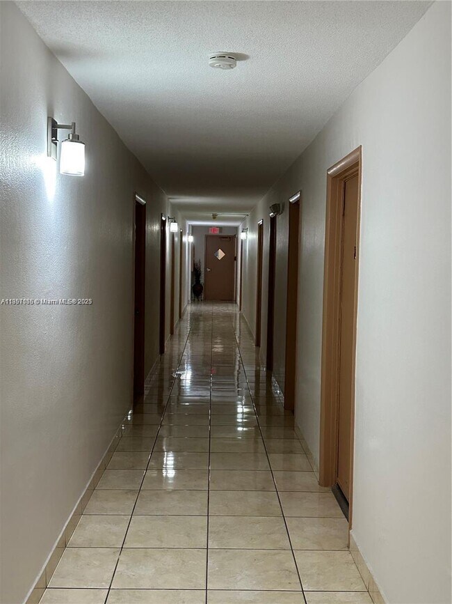 Foto del edificio - 16801 NE 14th Ave
