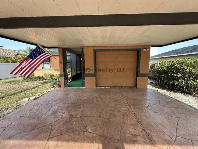 Foto del edificio - Updated 3-Bedroom Pool Home in Prime South...