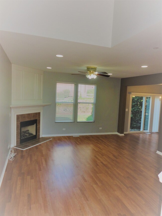 Building Photo - 1475 Yellowstone Dr