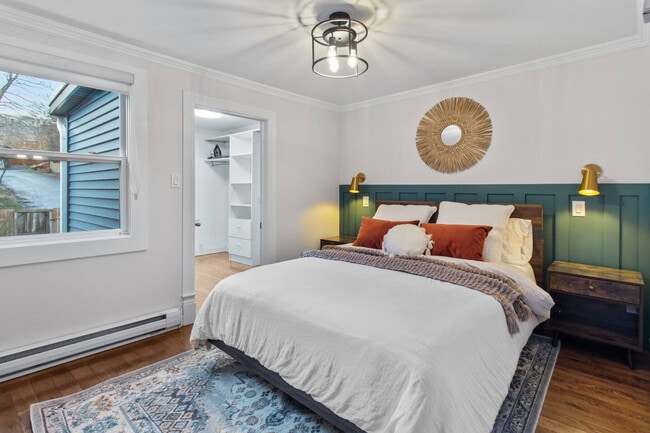 Building Photo - 40 Charlton St