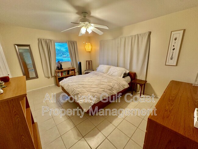 Building Photo - 216 Chardin Dr