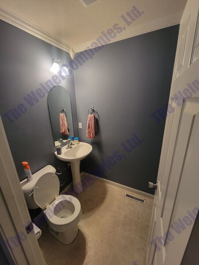 Foto del edificio - 3 Bedroom/2.5 Bathroom Townhome – Available August 1st!