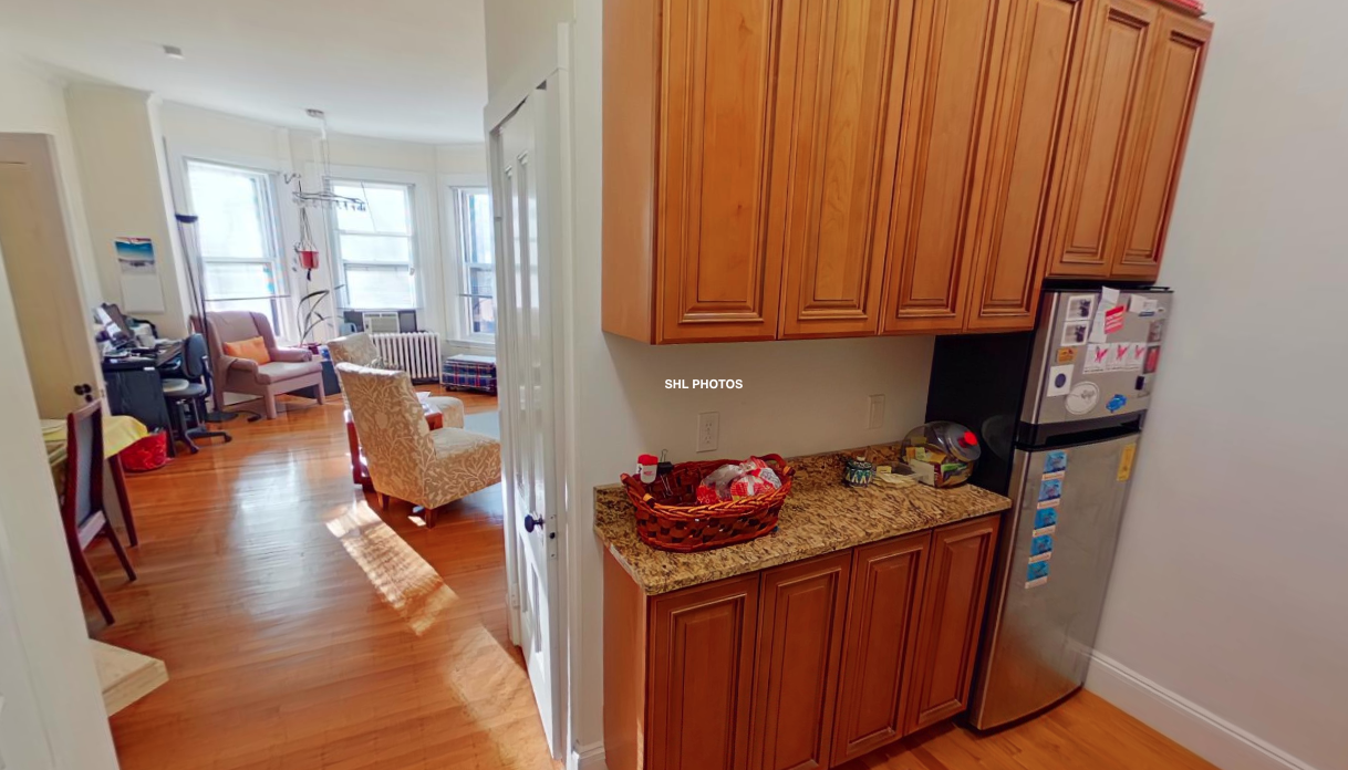 Primary Photo - 455 Beacon St