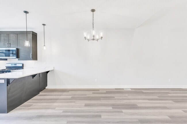 Building Photo - 1499 N 3830 W
