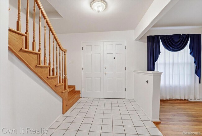 Building Photo - 26439 Cecile St