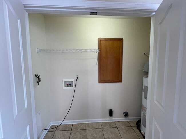 Foto del edificio - Spacious 2 Bedroom 2 Bath Townhome in Murf...